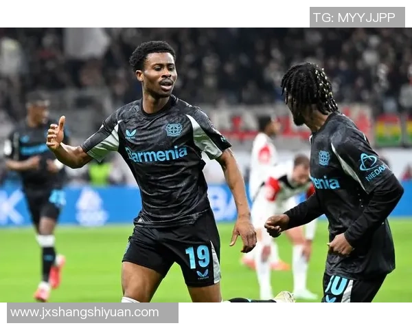 勒沃库森主场迎战沙尔克04双方争夺德甲重要积分之战 勒沃库森主场迎战沙尔克04双方争夺德甲重要积分之战