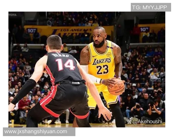 湖人对阵热火第四场精彩录像回放全程回顾与精彩瞬间分析 湖人对阵热火第四场精彩录像回放全程回顾与精彩瞬间分析